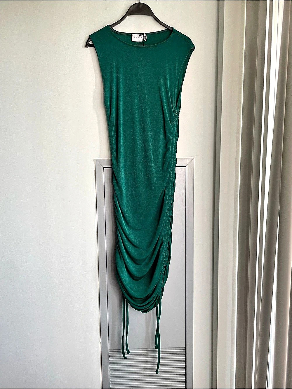 NWT CLUB L LONDON Ruched Dress in Green